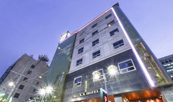 Blixx Hotel Suwon Bagian luar foto